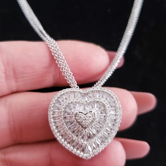 Cz triple heart pendant with 20" triple chain - Picture 12 of 12